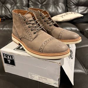 Frye Joel Chukka Boots